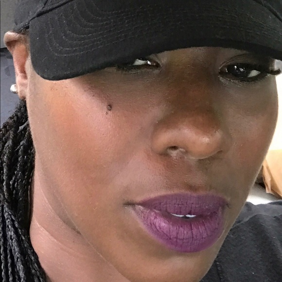 Meet your Posher, Yolanda - Picture 2 of 2